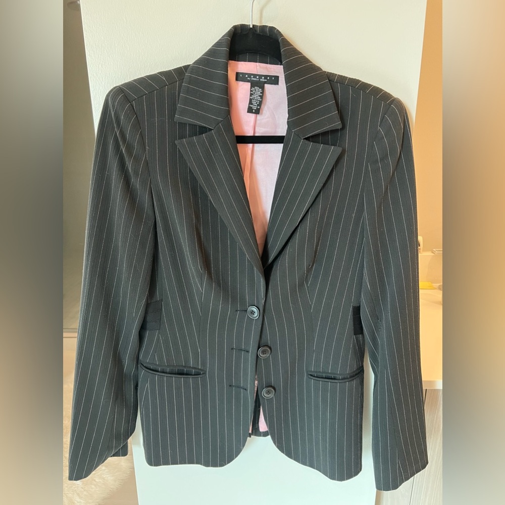 Laundry by Shelli Segal. Black light pink pinstripe blazer. Size 6